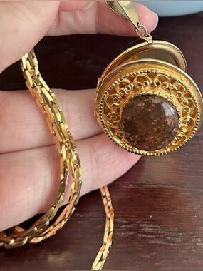 Natural Agate/Quartz & Gold Tone Filigree Locket Enhancer Pendant